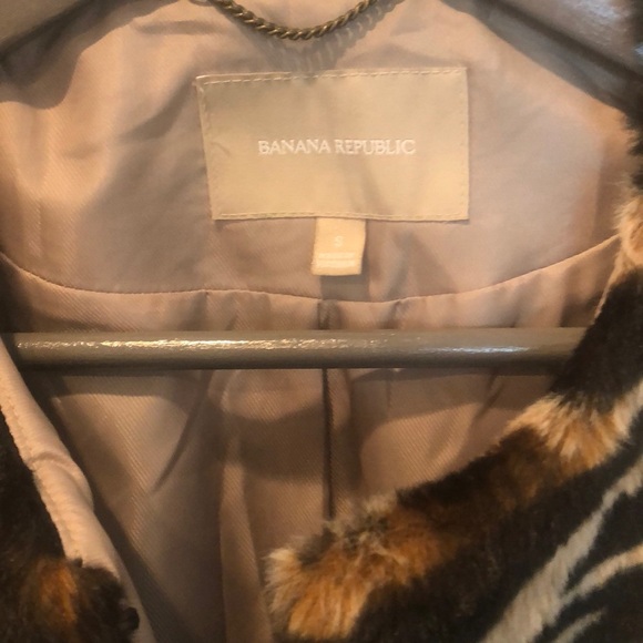 Banana Republic Faux Fur Jacket - Picture 2 of 6
